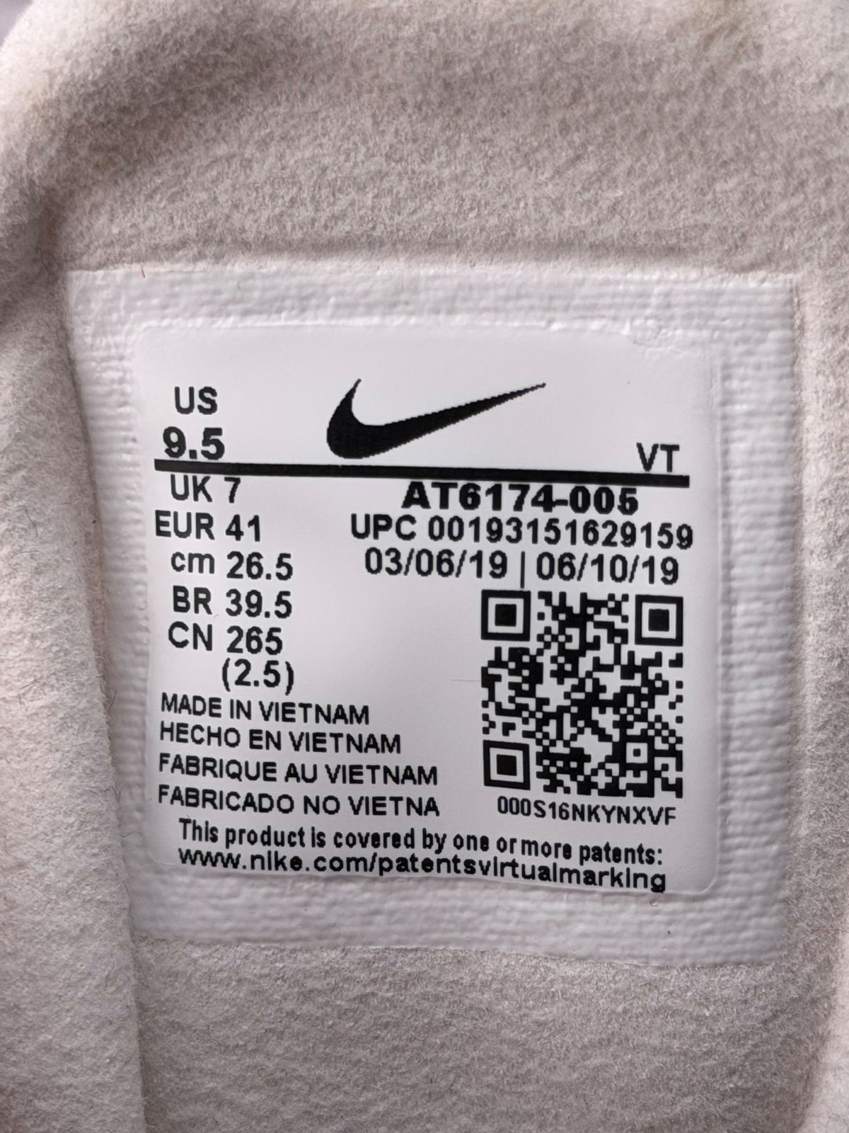 Nike Air Max 270 React, buty sportowe damskie nowe rozmiar 41, etykieta z kodem modelu AT6174-005