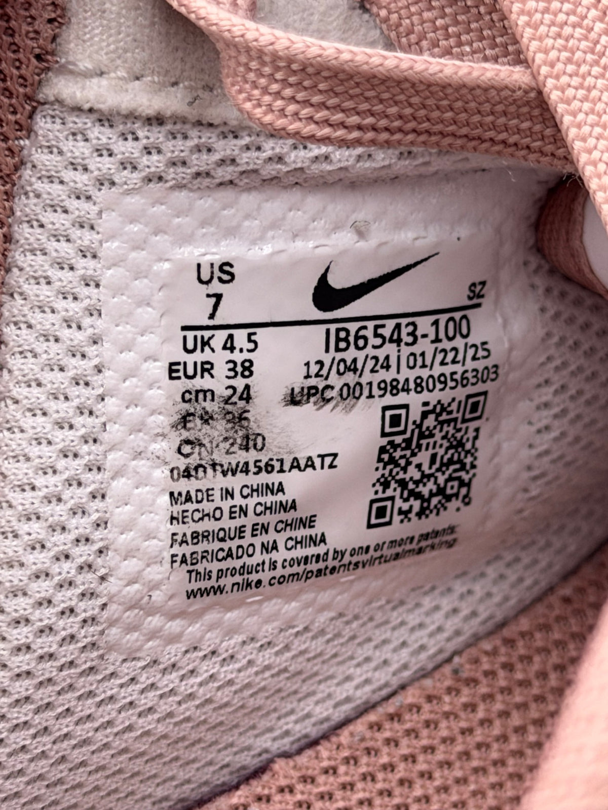 Nike Air Force 1 '07 Mini Jewel, buty sportowe damskie w bardzo dobrym stanie rozmiar 38, etykieta z kodem modelu IB6543-100