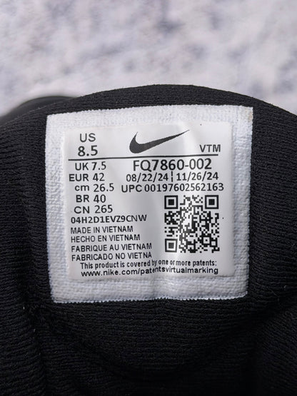 Nike Air Max DN8 Triple Black, buty sportowe męskie w bardzo dobrym stanie rozmiar 42, etykieta z kodem modelu FQ7860-002