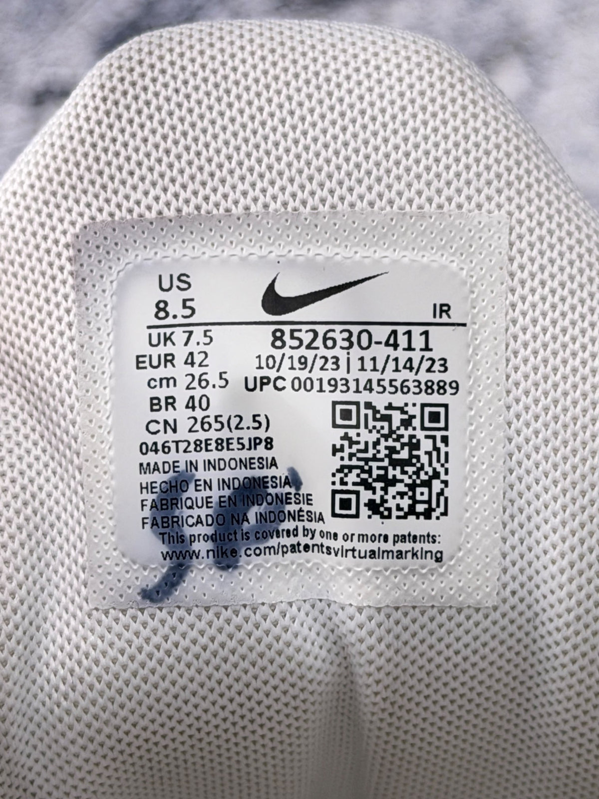 Nike Air Max Plus, buty sportowe męskie w bardzo dobrym stanie rozmiar 42, etykieta z kodem modelu 852630-411