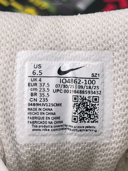 Nike Air Max Moto 2K SE, buty sportowe damskie w bardzo dobrym stanie rozmiar 37.5, etykieta z kodem modelu IO4862-100