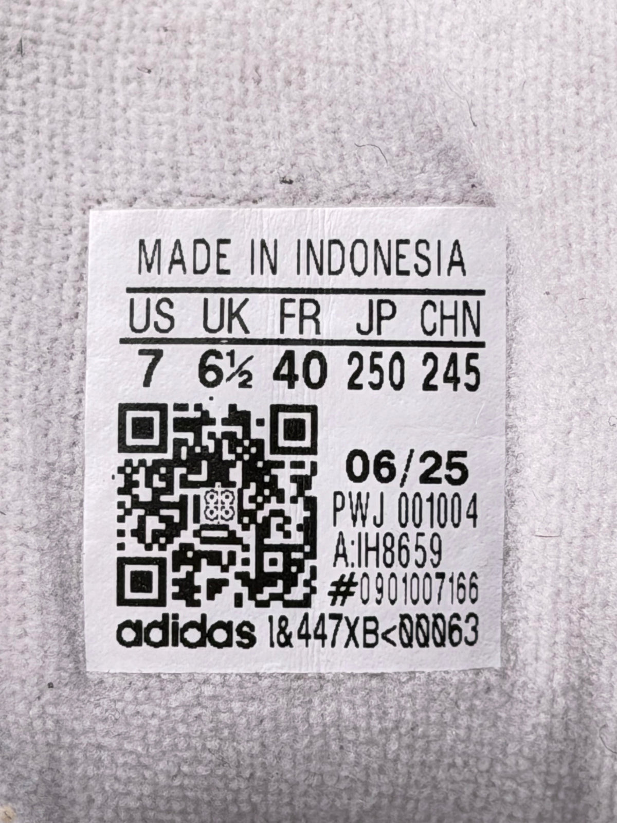 Adidas Superstar II, buty sportowe damskie w bardzo dobrym stanie rozmiar 40, etykieta z kodem modelu IH8659