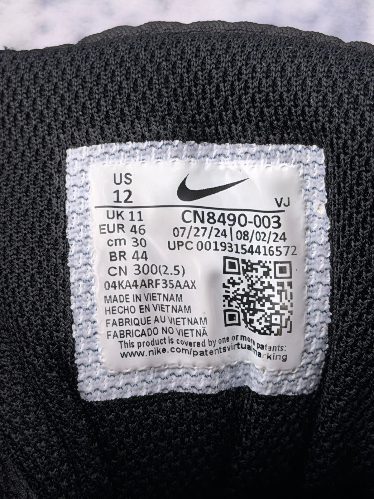 Nike Air Max 90 Triple Black, buty sportowe męskie w bardzo dobrym stanie rozmiar 46, etykieta z kodem modelu CN8490-003