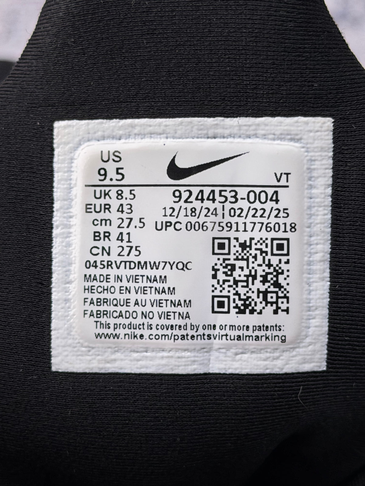 Nike Air VaporMax Plus Triple Black, buty sportowe męskie w bardzo dobrym stanie rozmiar 43, etykieta z kodem modelu 924453-004