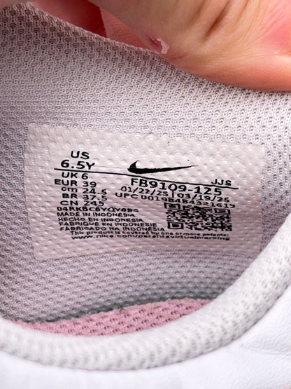 Nike Dunk Low Medium Soft Pink, buty sportowe damskie w bardzo dobrym stanie rozmiar 39, etykieta z kodem modelu FB9109-125