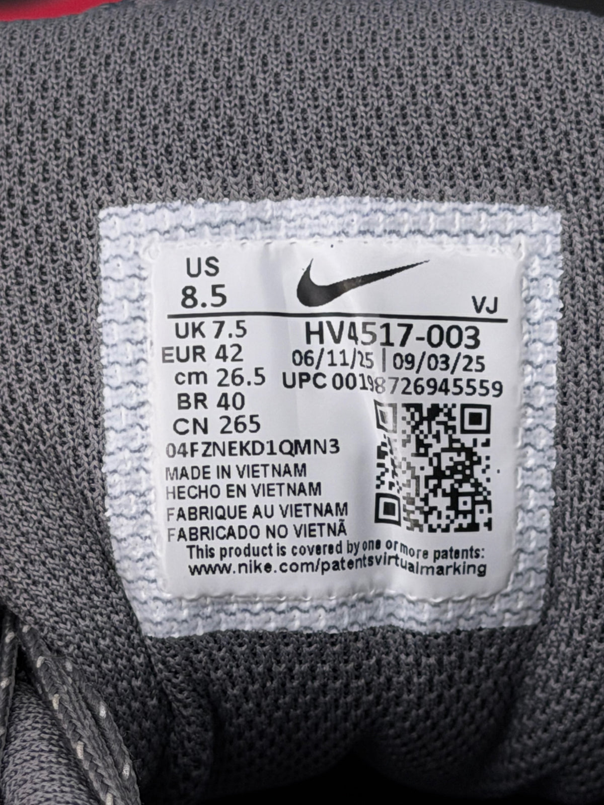 Nike Air Max 90 Premium Smoke Grey Black, buty sportowe męskie w bardzo dobrym stanie rozmiar 42, etykieta z kodem modelu HV4517-003
