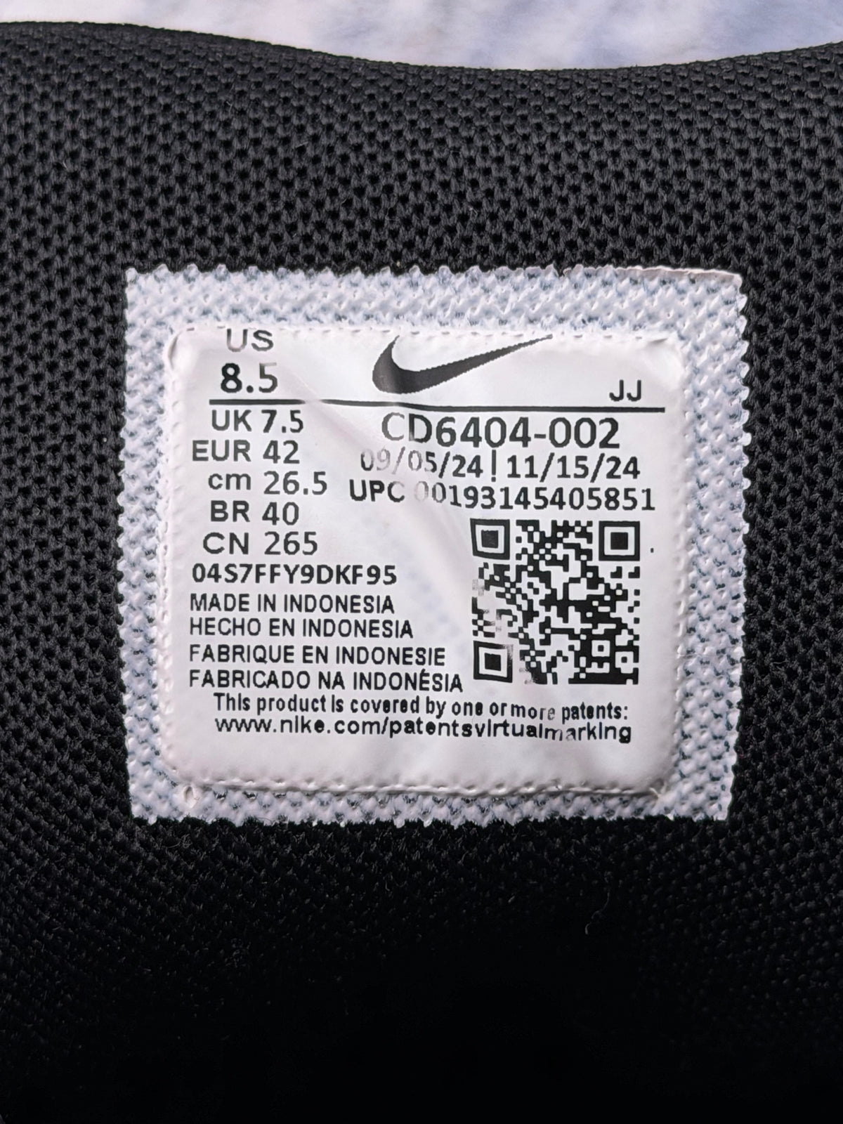 Nike P-6000 Black, buty sportowe męskie w bardzo dobrym stanie rozmiar 42, etykieta z kodem modelu CD6404-002