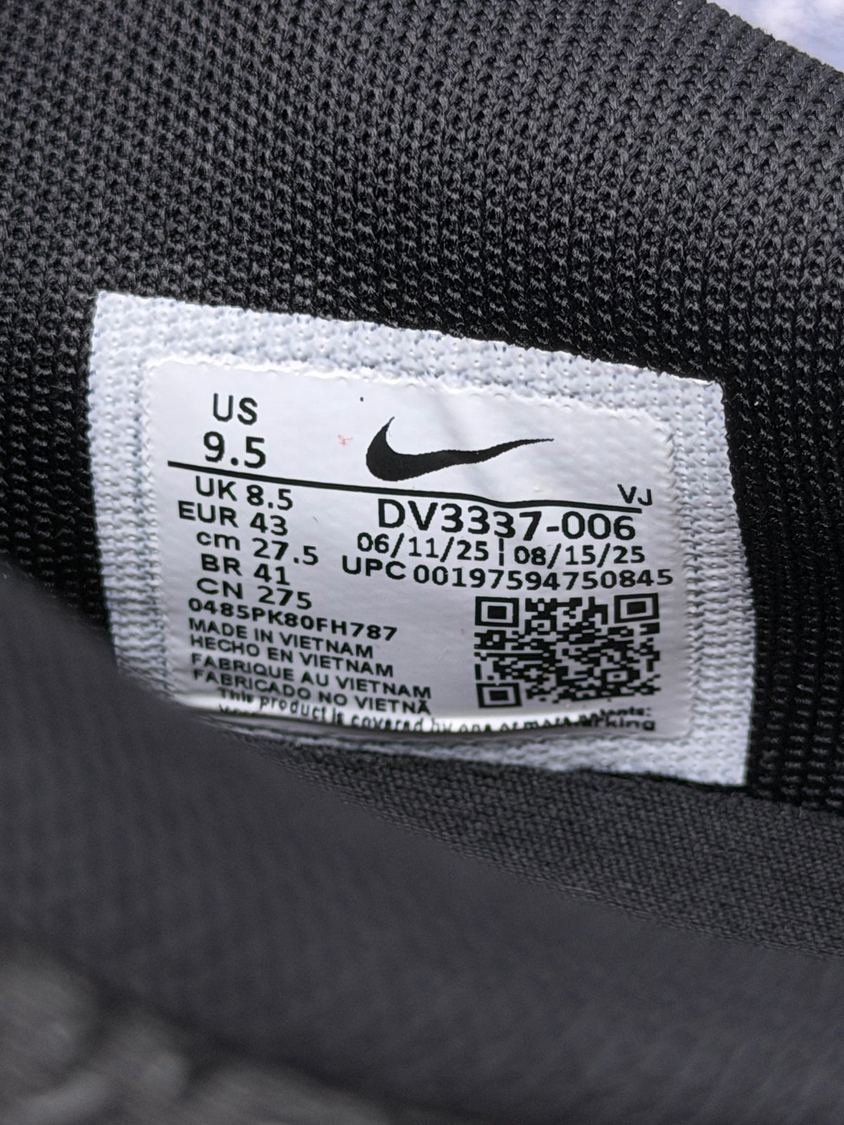 Nike Air Max DN Black Metallic Grey, buty sportowe męskie w bardzo dobrym stanie rozmiar 43, etykieta z kodem modelu DV3337-006