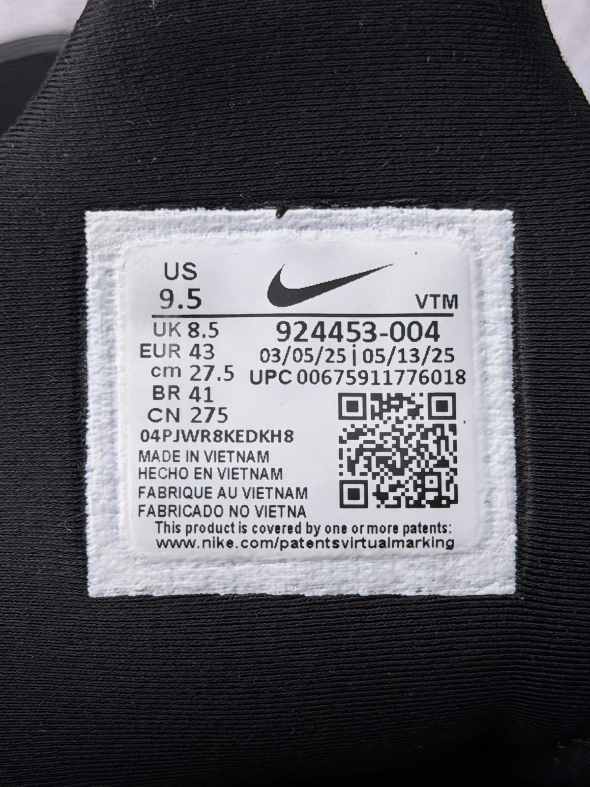 Nike Air VaporMax Plus Triple Black, buty sportowe męskie w bardzo dobrym stanie rozmiar 43, etykieta z kodem modelu 924453-004
