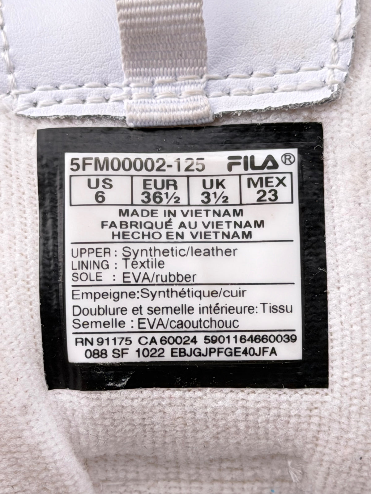 FILA Disruptor, buty sportowe damskie w bardzo dobrym stanie rozmiar 36.5, etykieta z kodem modelu 5FM00002-125
