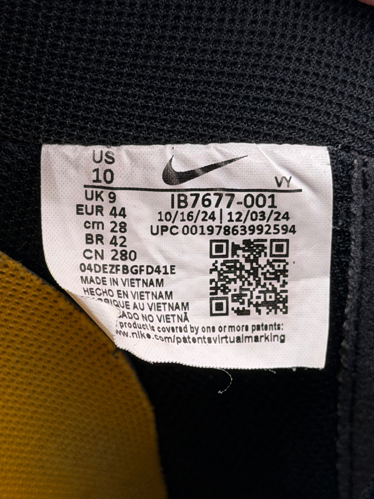 Nike Air Force 1 Low Black Laser Orange, buty sportowe męskie w bardzo dobrym stanie rozmiar 44, etykieta z kodem modelu IB7677-001