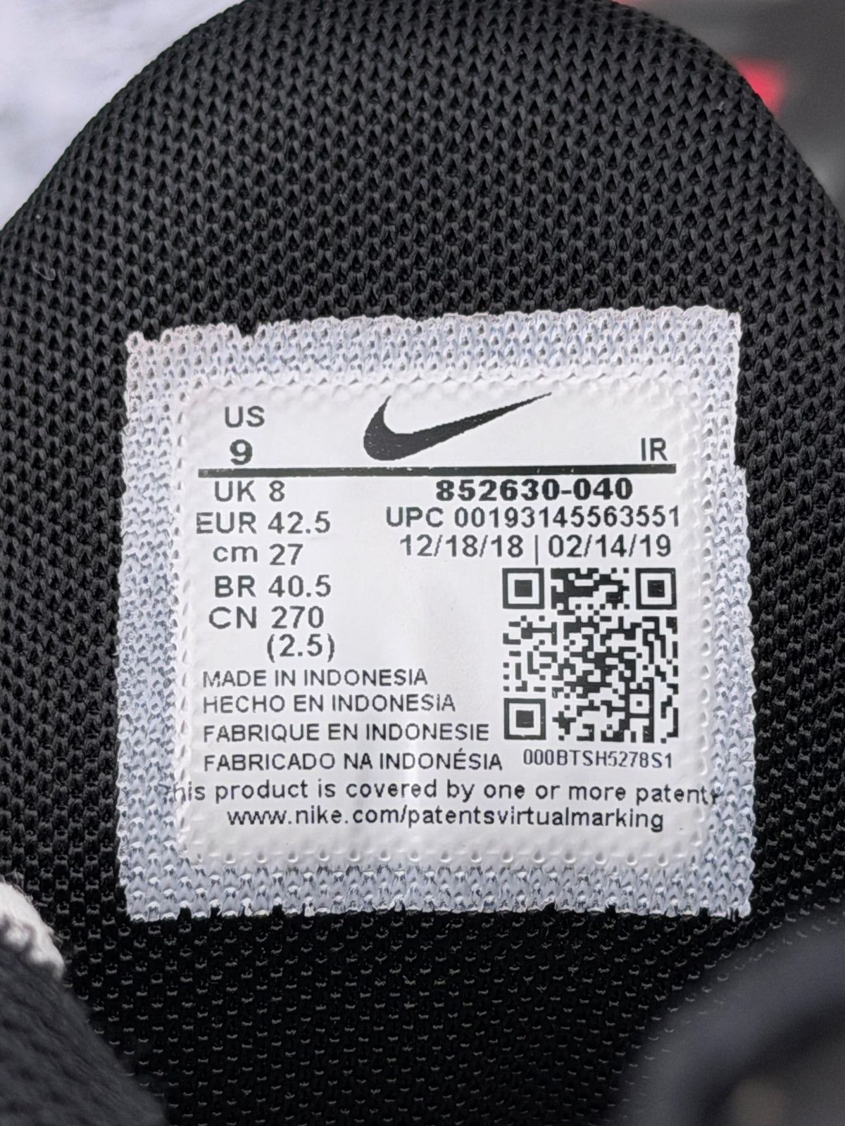 Nike Air Max Plus OG Tiger, buty sportowe męskie w bardzo dobrym stanie rozmiar 42.5, etykieta z kodem modelu 852630-040