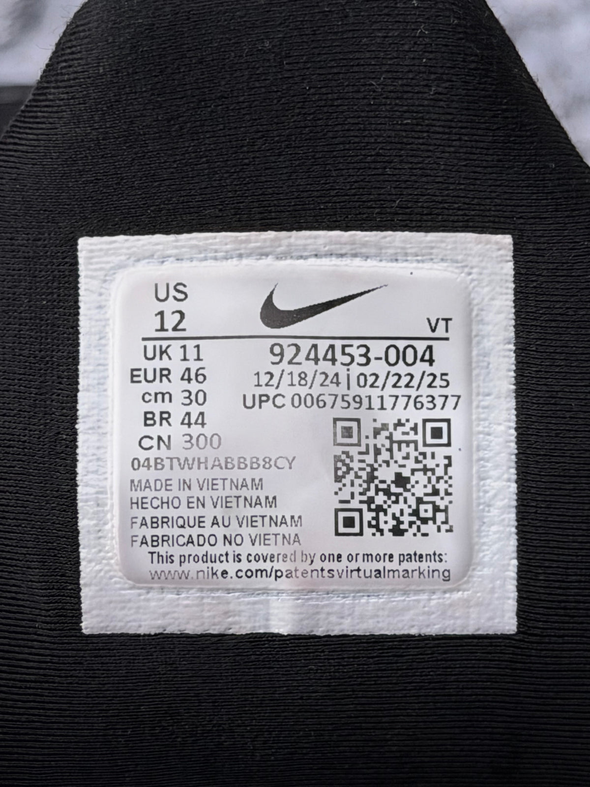 Nike Air VaporMax Plus Triple Black, buty sportowe męskie w bardzo dobrym stanie rozmiar 46, etykieta z kodem modelu 924453-004