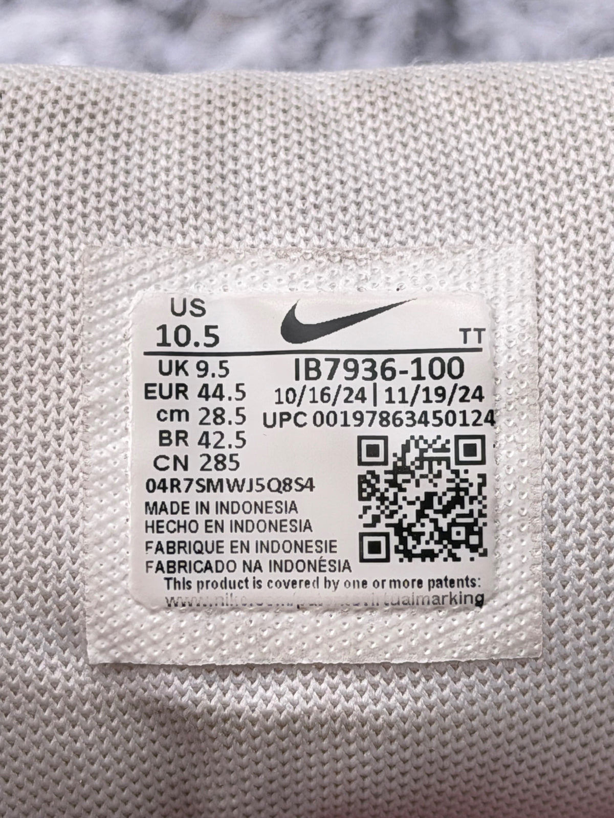Nike Air Max 95 OG, buty sportowe męskie w bardzo dobrym stanie rozmiar 44.5, etykieta z kodem modelu IB7936-100