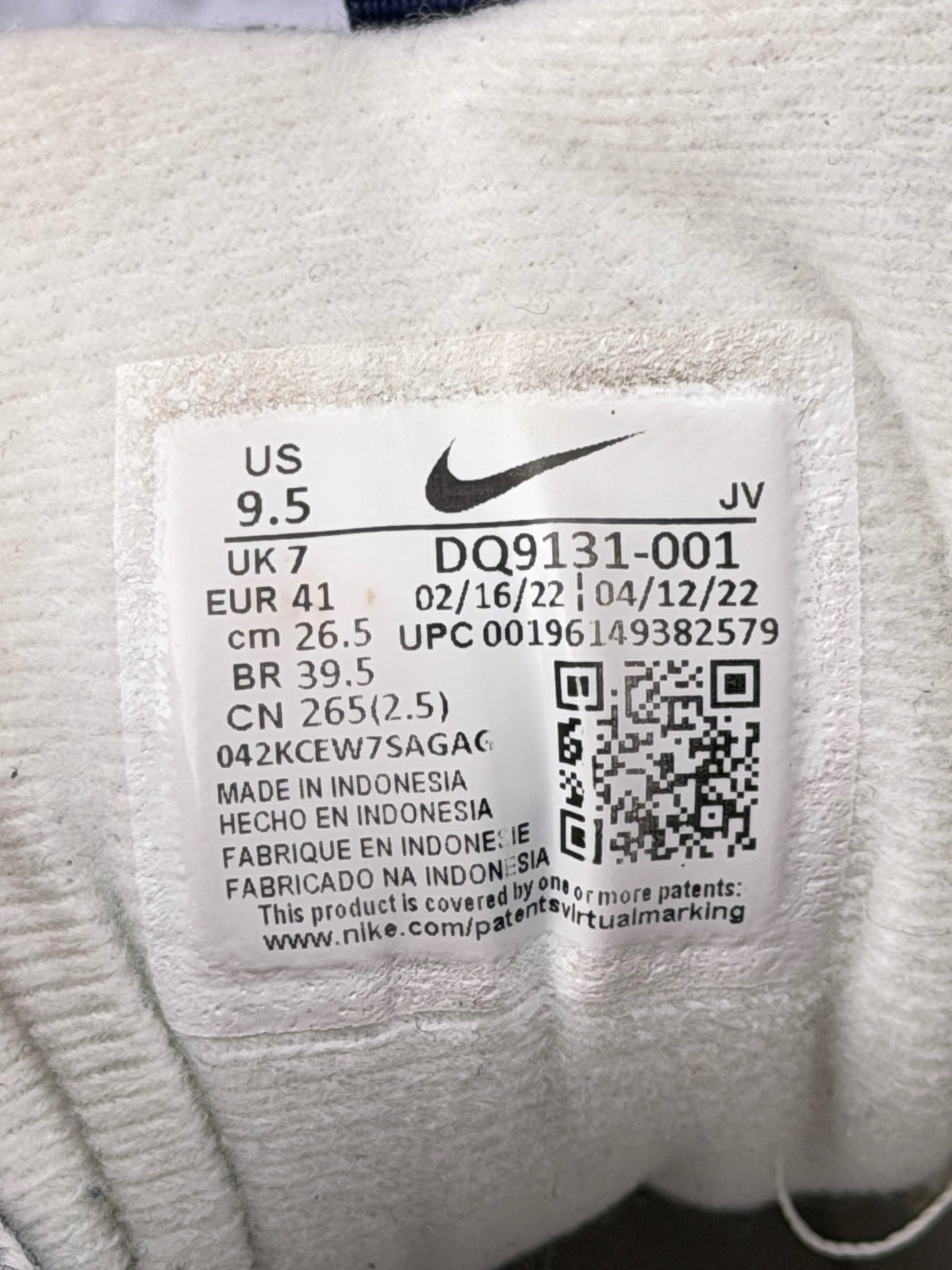 Nike Air Max 97, buty sportowe męskie w bardzo dobrym stanie rozmiar 41, etykieta z kodem modelu DQ9131-001