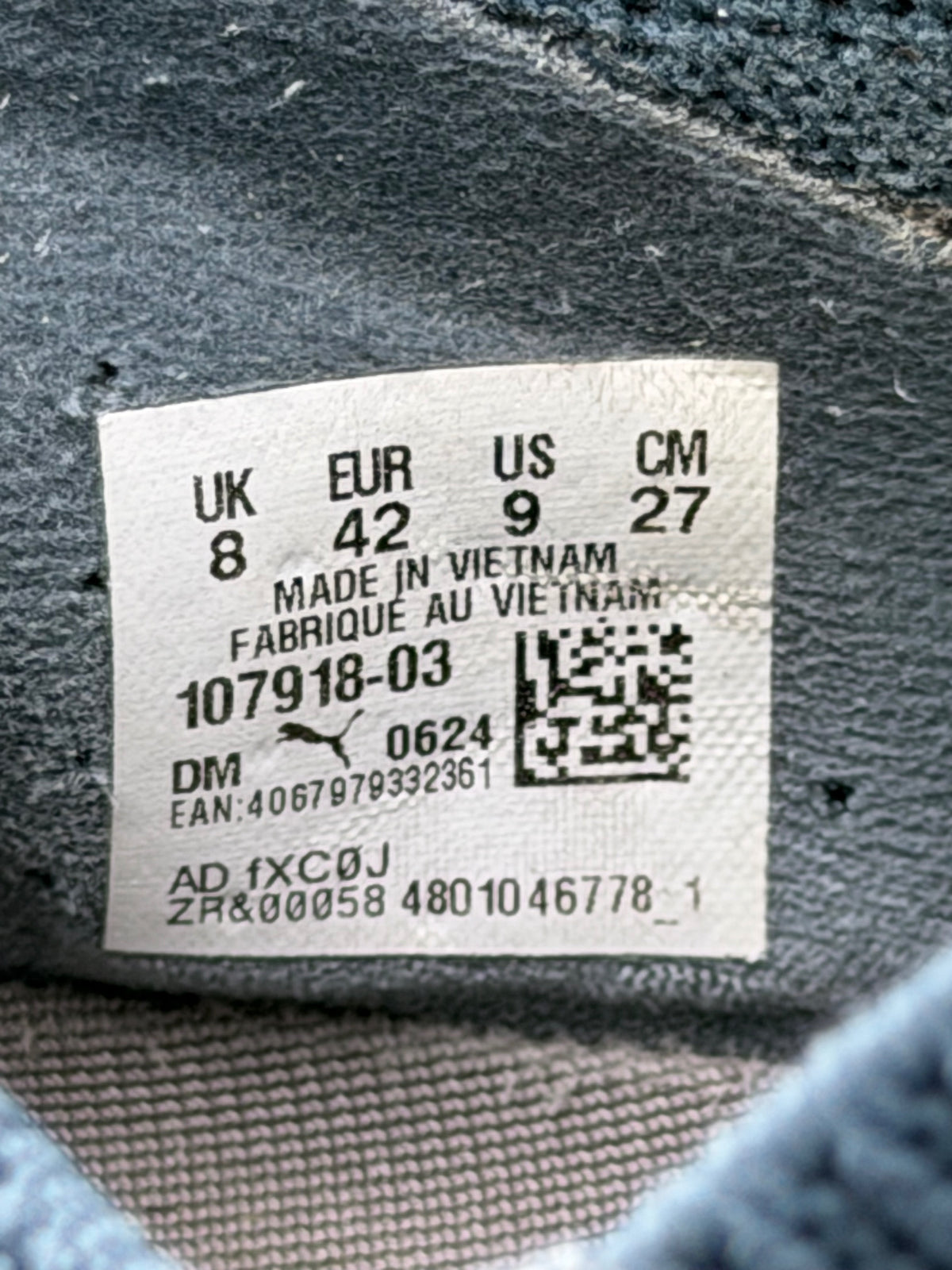 Puma Future 7 Ultimate, buty sportowe męskie w bardzo dobrym stanie rozmiar 42, etykieta z kodem modelu 107918-03