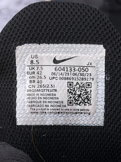 Nike Air Max Plus Triple Black, buty sportowe męskie w bardzo dobrym stanie rozmiar 42, etykieta z kodem modelu 604133-050