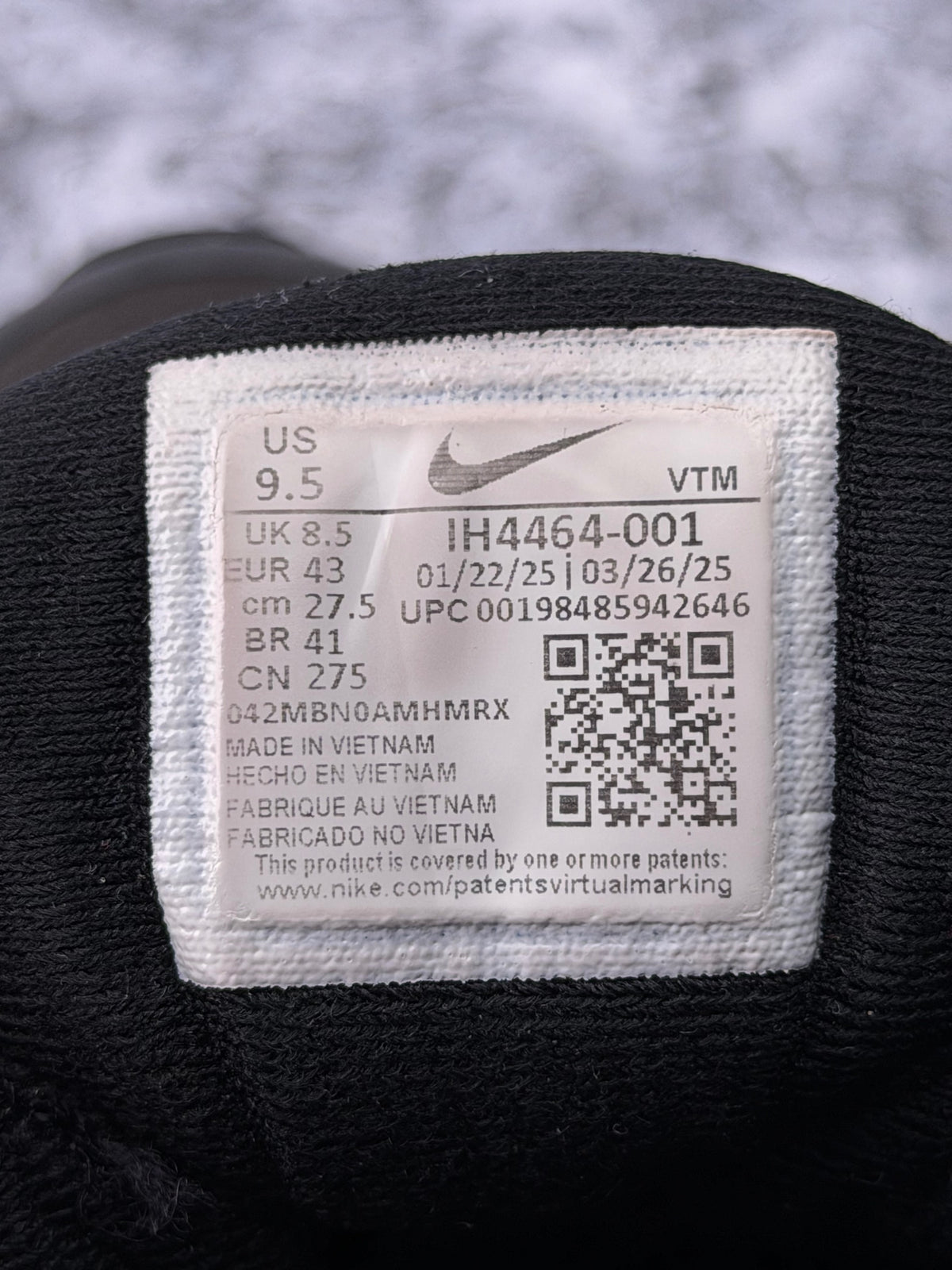 Nike Air Max DN8 Black University Blue, buty sportowe męskie w bardzo dobrym stanie rozmiar 43, etykieta z kodem modelu IH4464-001