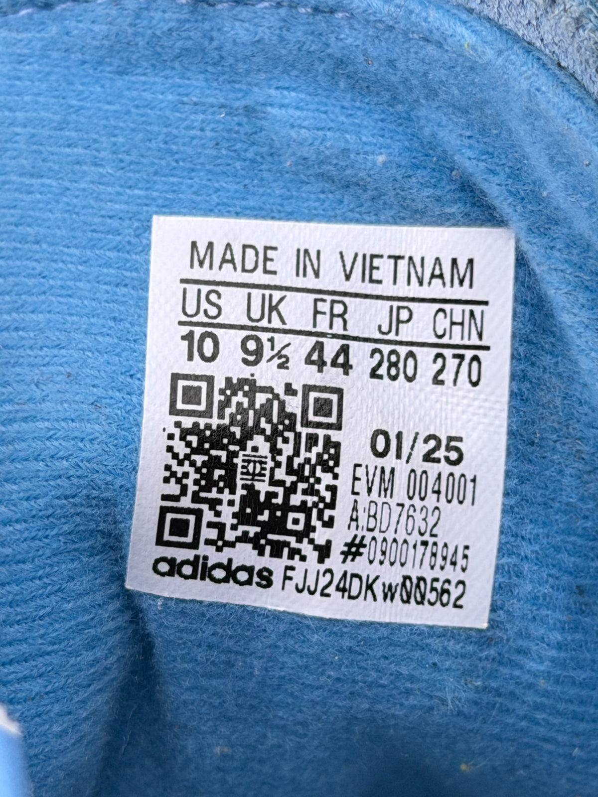 Adidas Handball Spezial Light Blue, buty sportowe męskie w bardzo dobrym stanie rozmiar 44, etykieta z kodem modelu BD7632