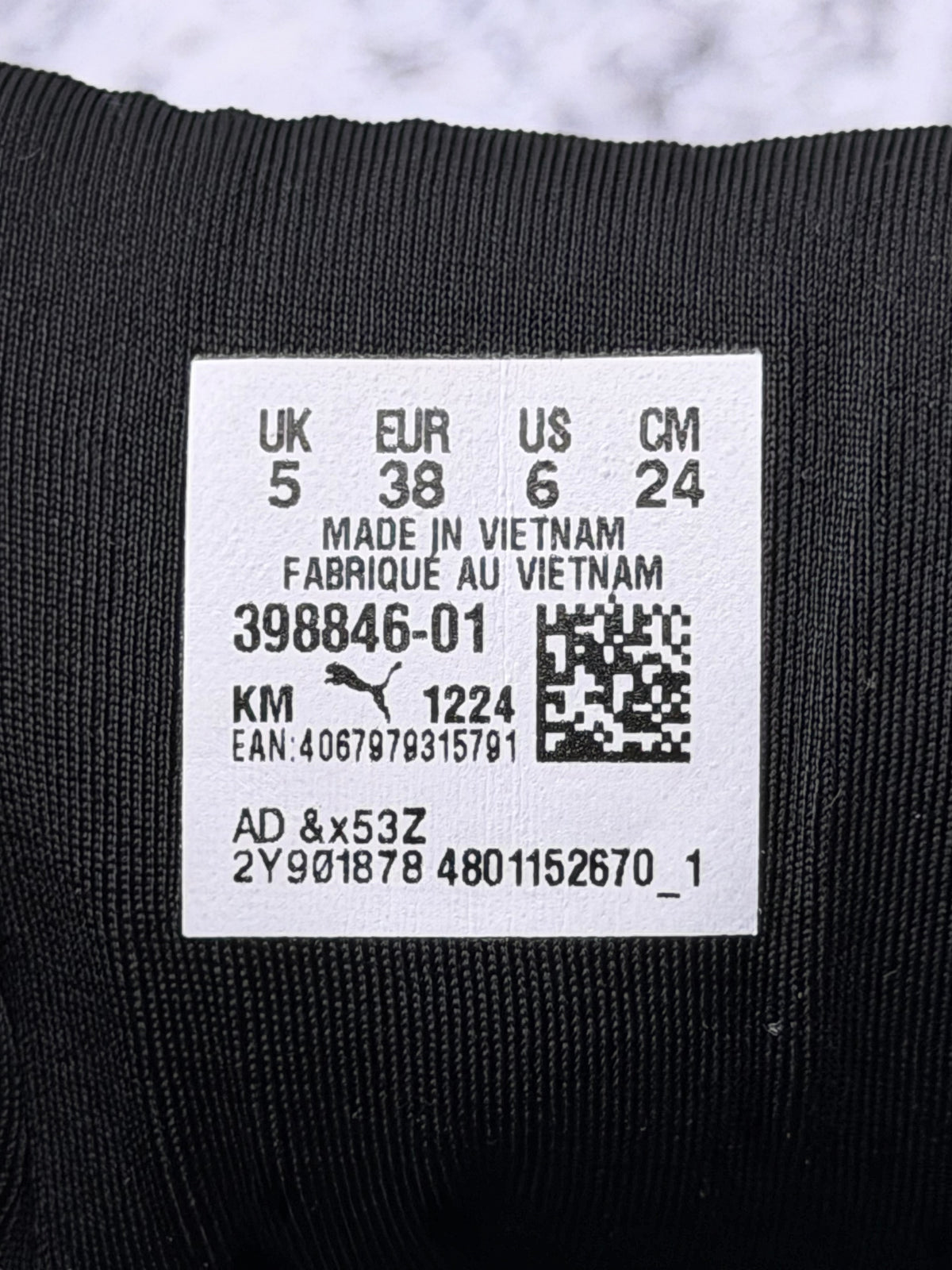 Puma Speedcat OG Black White, buty sportowe damskie w bardzo dobrym stanie rozmiar 38, etykieta z kodem modelu 398846-01