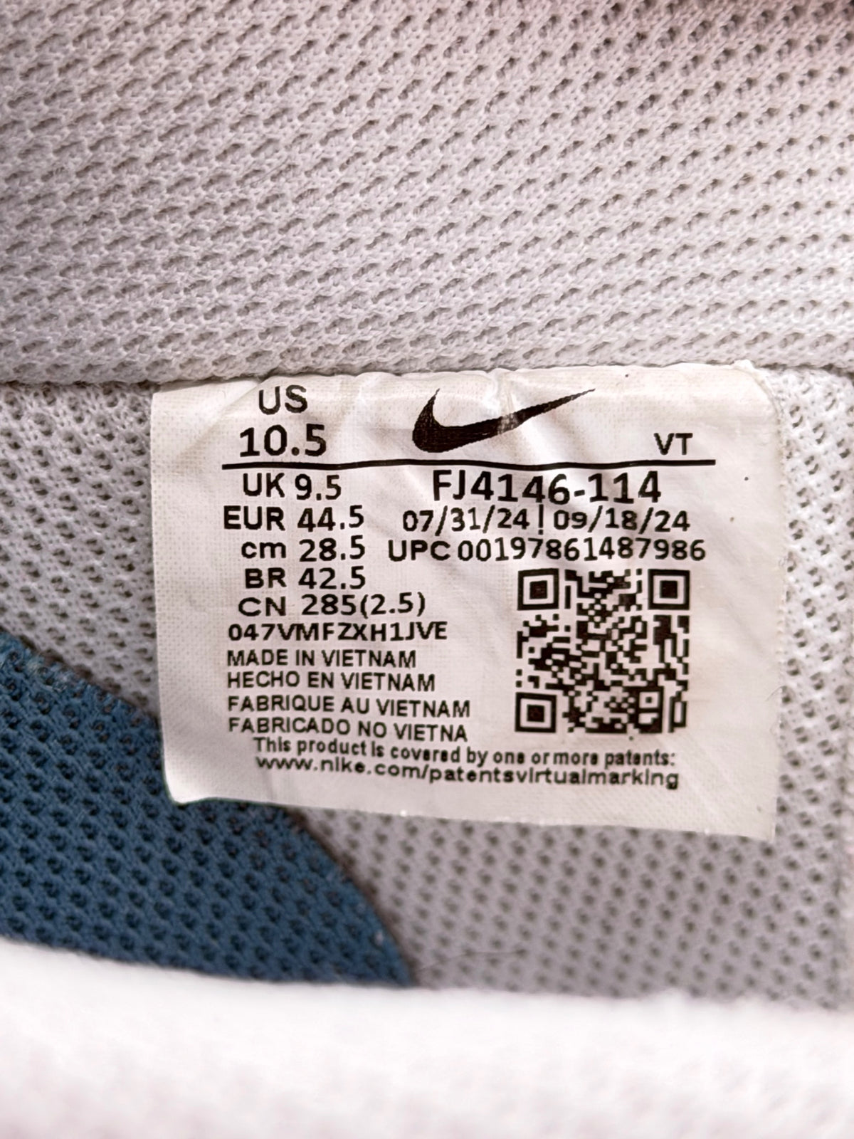 Nike Air Force 1 ’07, buty sportowe męskie w bardzo dobrym stanie rozmiar 44.5, etykieta z kodem modelu FJ4146-114