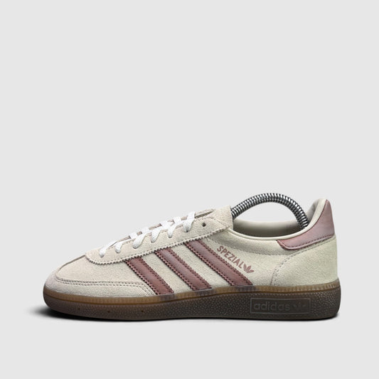 Adidas Handball Spezial W, buty sportowe damskie w bardzo dobrym stanie rozmiar 37 1/3, boczny profil, lewa strona