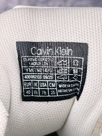 Calvin Klein Classic Cupsole, buty sportowe damskie w bardzo dobrym stanie rozmiar 40, etykieta z kodem modelu YW0YW01435