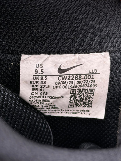 Nike Air Force 1 Low Triple Black, buty sportowe męskie w bardzo dobrym stanie rozmiar 43, etykieta z kodem modelu CW2288-001