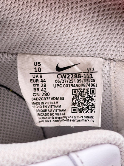 Nike Air Force 1 Low Triple White, buty sportowe męskie w bardzo dobrym stanie rozmiar 44, etykieta z kodem modelu CW2288-111