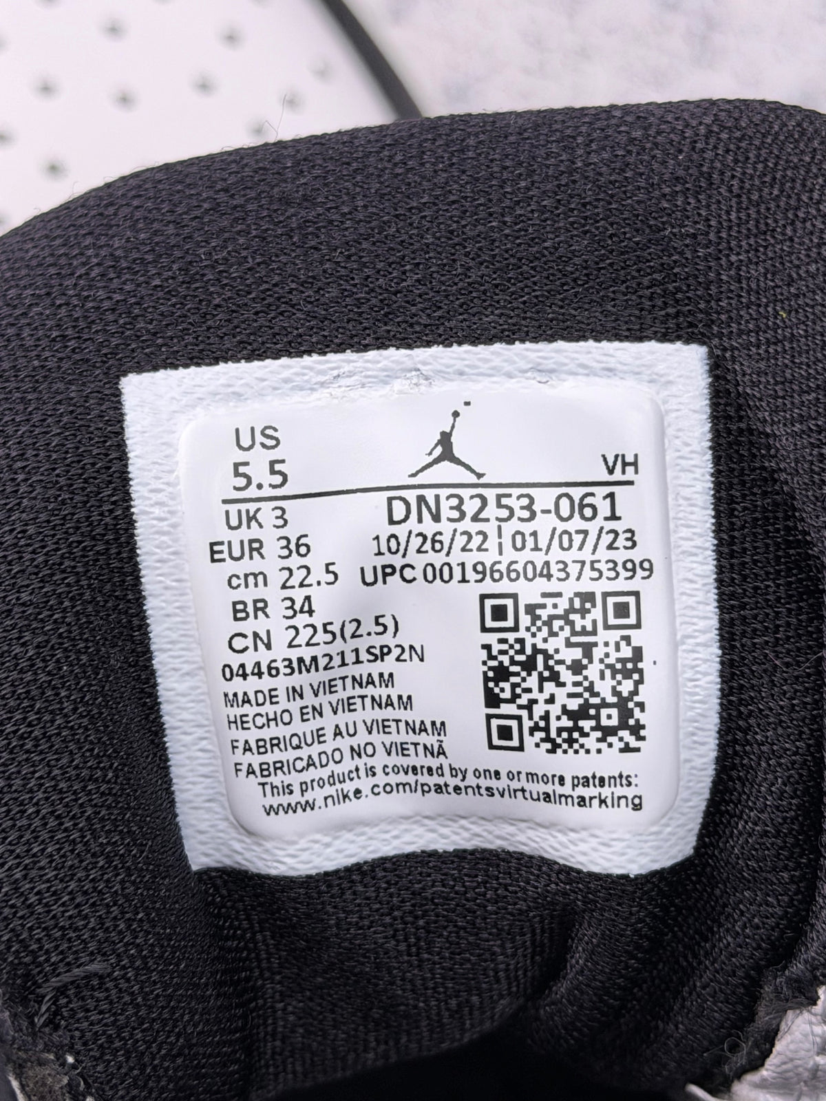 Nike Air Jordan 1 High Elevate Atmosphere, buty sportowe damskie nowe rozmiar 36, etykieta z kodem modelu DN3253-061