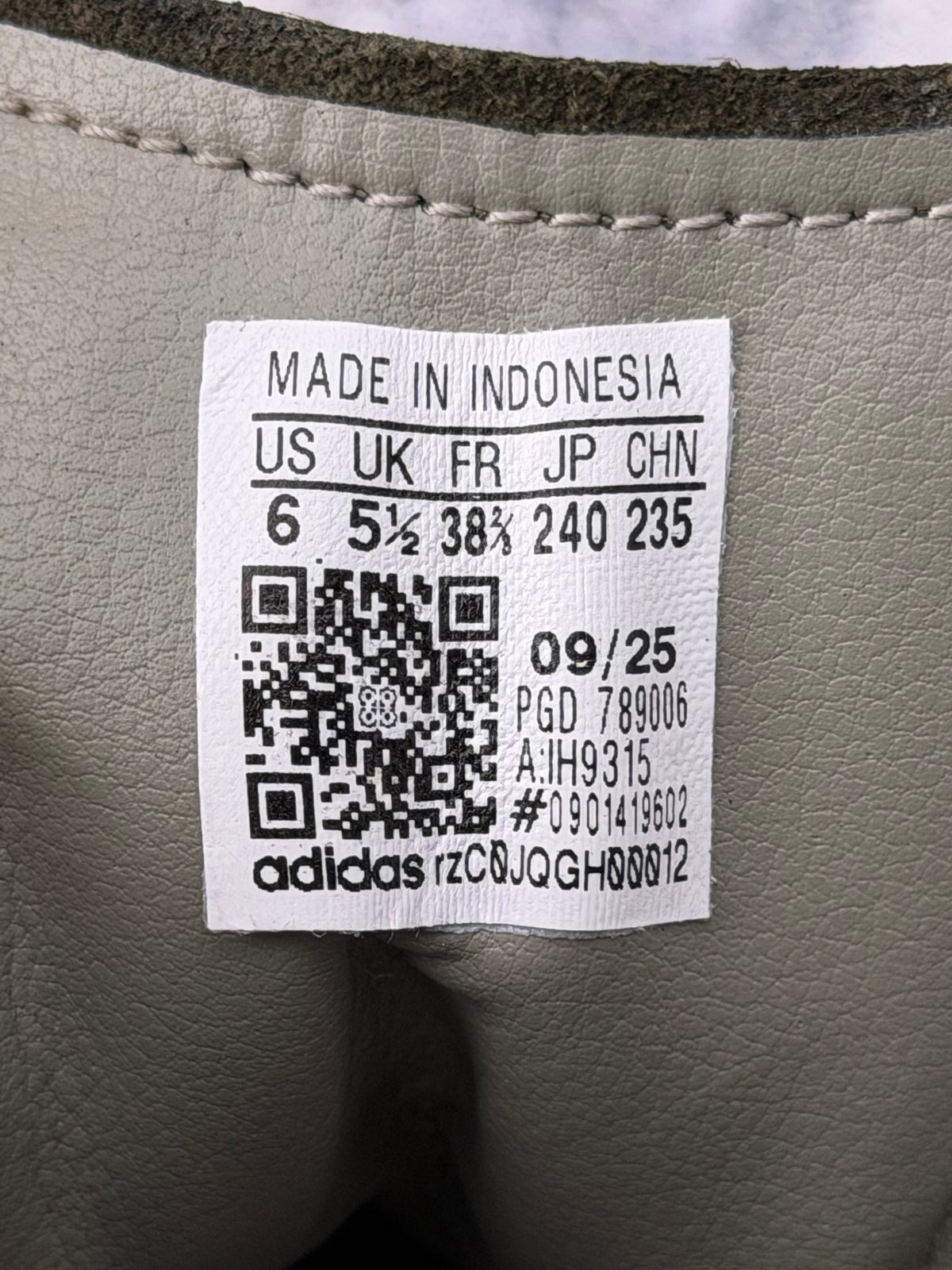 Adidas Superstar II, buty sportowe damskie w bardzo dobrym stanie rozmiar 38 2/3, etykieta z kodem modelu IH9315