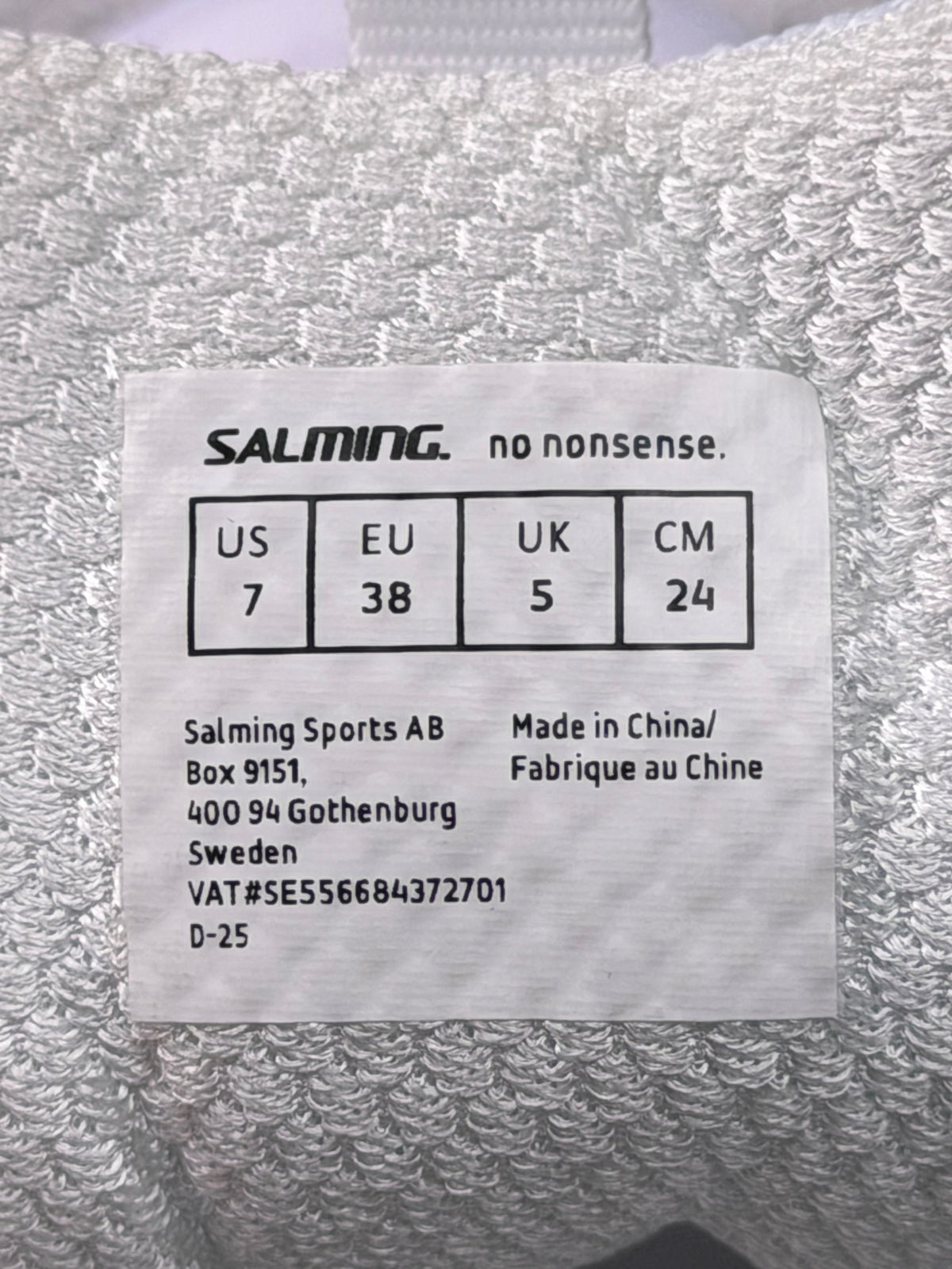 Salming Eagle 2, buty sportowe damskie w bardzo dobrym stanie rozmiar 38, etykieta z kodem modelu