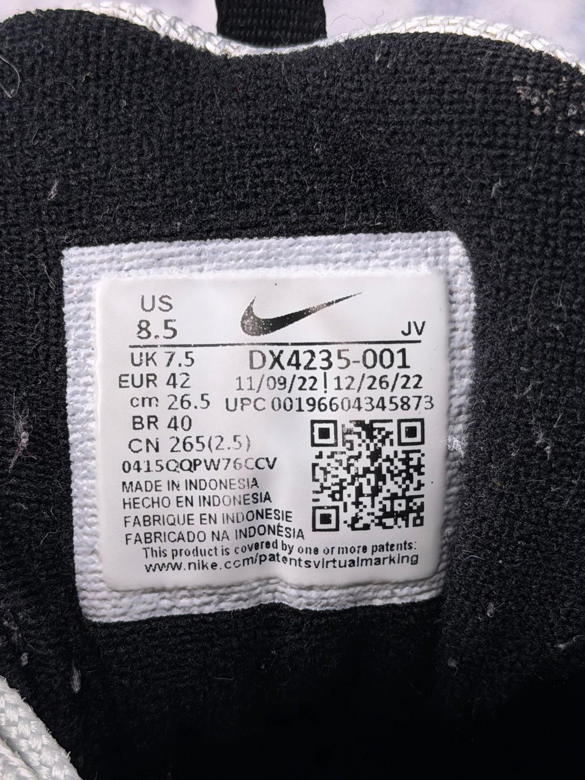 Nike Air Max 97 Neon, buty sportowe męskie w bardzo dobrym stanie rozmiar 42, etykieta z kodem modelu DX4235-001