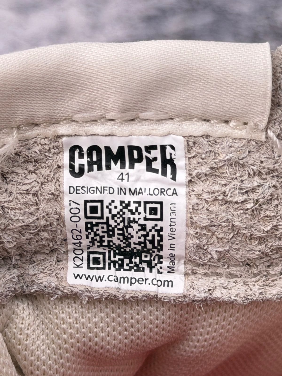 Camper Trainers, buty sportowe męskie w bardzo dobrym stanie rozmiar 41, etykieta z kodem modelu K201462-007