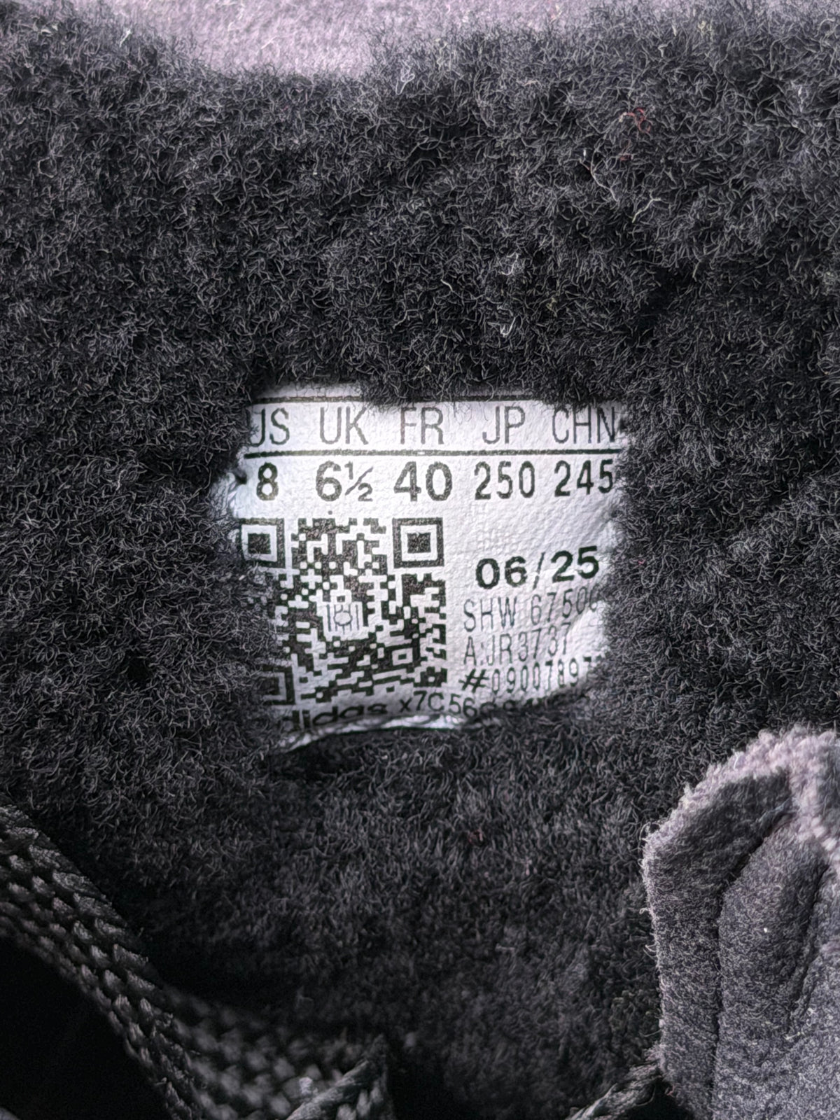 Adidas Campus 00s Winter Mid, śniegowce damskie w bardzo dobrym stanie rozmiar 40, etykieta z kodem modelu JR3737