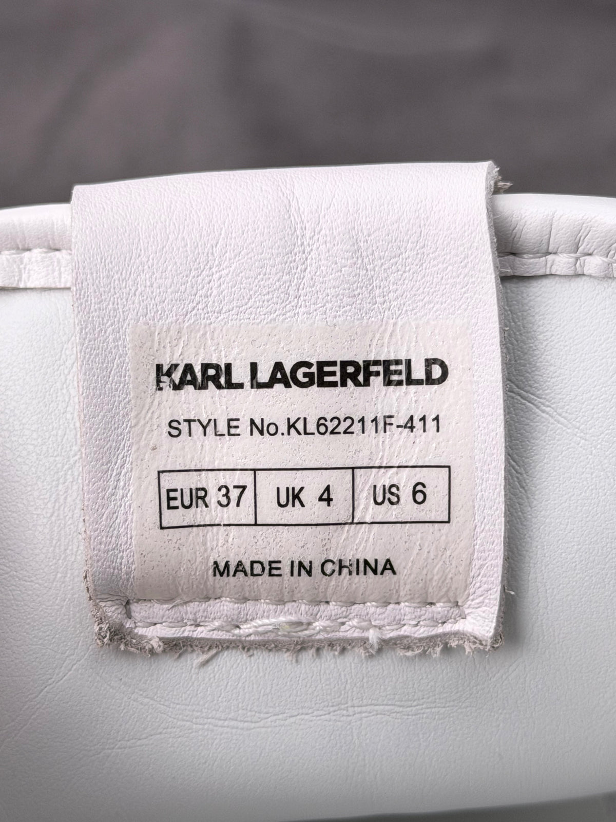 Karl Lagerfeld Sneakers, buty sportowe damskie w bardzo dobrym stanie rozmiar 37, etykieta z kodem modelu KL62211F-411