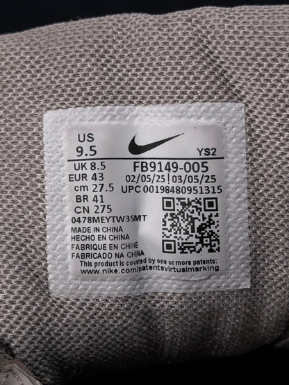 Nike Zoom Vomero 5, buty sportowe męskie w bardzo dobrym stanie rozmiar 43, etykieta z kodem modelu FB9149-005