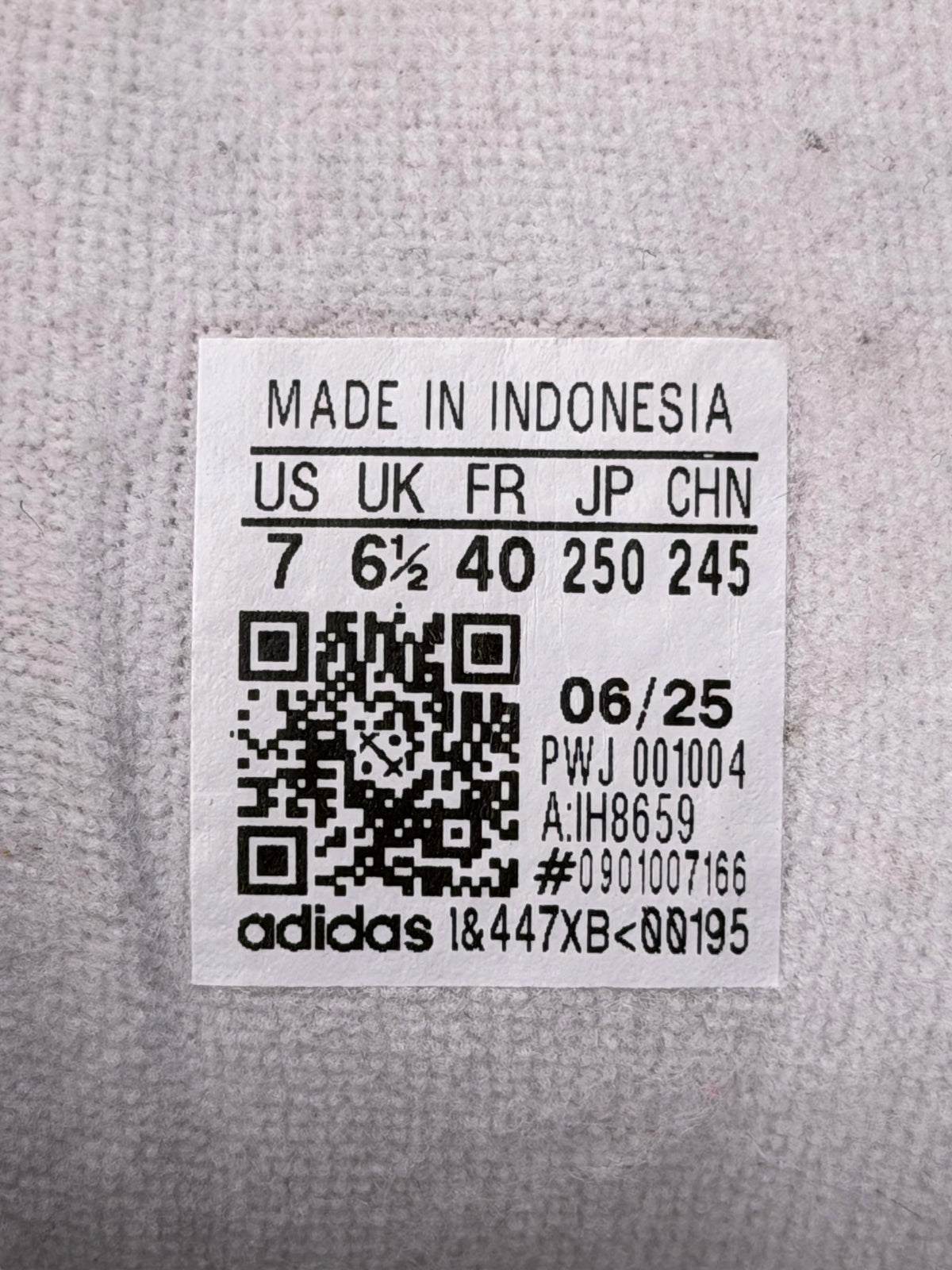 Adidas Superstar II, buty sportowe damskie w bardzo dobrym stanie rozmiar 40, etykieta z kodem modelu IH8659