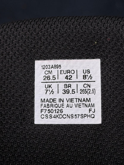 Asics Gel-Nyc 2.0, buty sportowe męskie w bardzo dobrym stanie rozmiar 42, etykieta z kodem modelu 1203A895