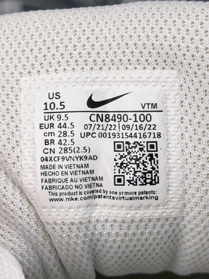 Nike Air Max 90 Triple White, buty sportowe męskie w bardzo dobrym stanie rozmiar 44.5, etykieta z kodem modelu CN8490-100
