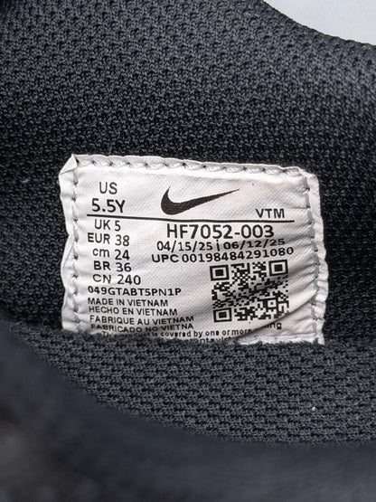 Nike Air Max Phoenix, buty sportowe damskie w bardzo dobrym stanie rozmiar 38, etykieta z kodem modelu HF7052-003
