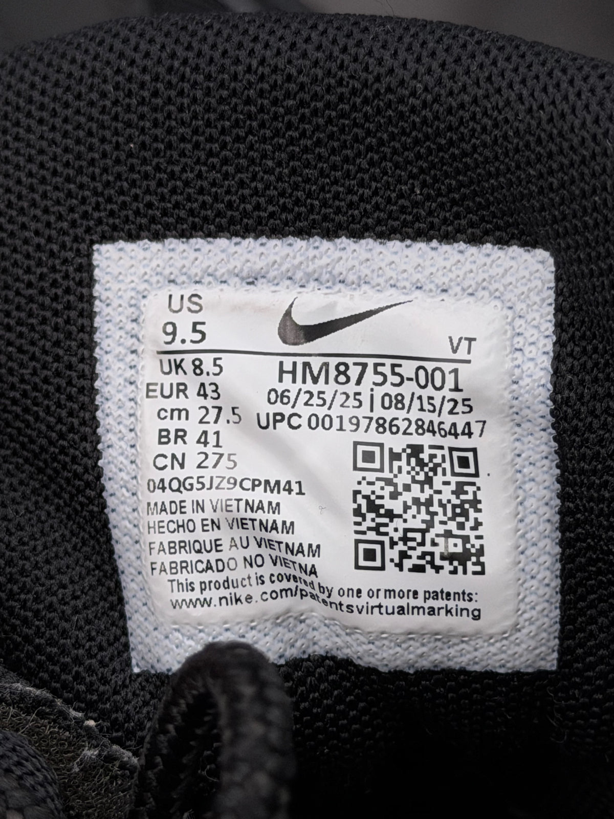 Nike Air Max 95 OG Black, buty sportowe męskie w bardzo dobrym stanie rozmiar 43, etykieta z kodem modelu HM8755-001