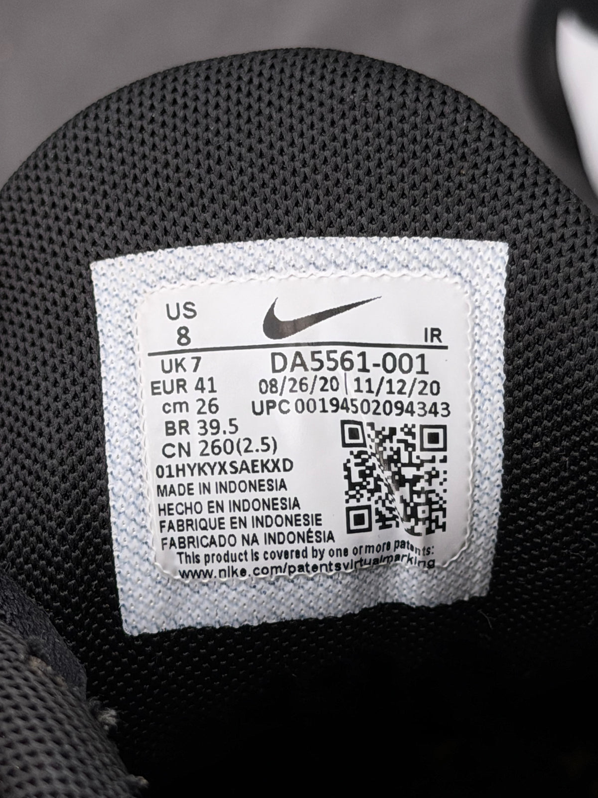 Nike Air Max Plus, buty sportowe męskie w bardzo dobrym stanie rozmiar 41, etykieta z kodem modelu DA5561-001