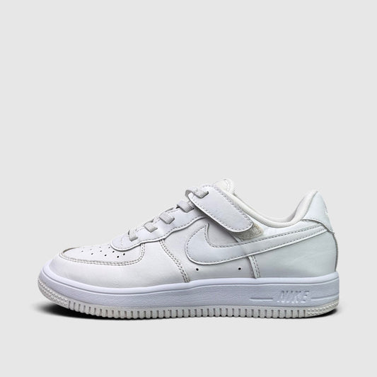 Nike Force 1 Low EasyOn, buty sportowe dziecięce w bardzo dobrym stanie rozmiar 34, boczny profil, lewa strona