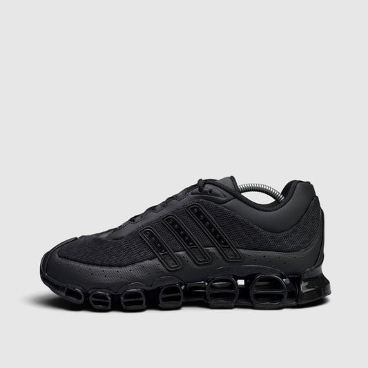 Adidas Megaride, buty sportowe męskie w bardzo dobrym stanie rozmiar 43 1/3, boczny profil, lewa strona