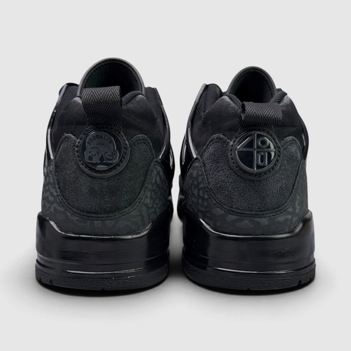 Jordan Spizike Low Black Cat, buty sportowe męskie w bardzo dobrym stanie rozmiar 44, widok z tyłu