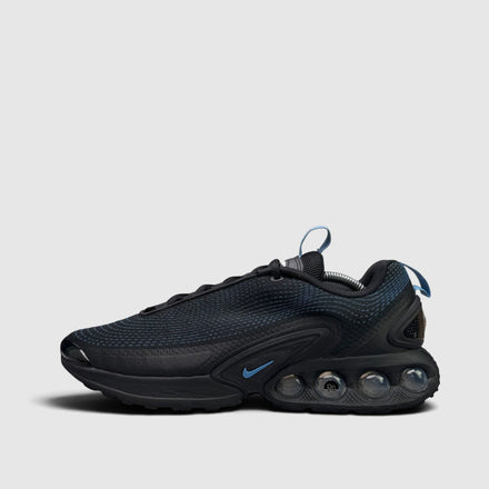 Nike Air Max DN University Blue, buty sportowe męskie w bardzo dobrym stanie rozmiar 45.5, boczny profil, lewa strona