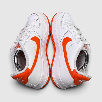 Nike Air Force 1 Low White Safety Orange, buty sportowe damskie w bardzo dobrym stanie rozmiar 38, widok z góry