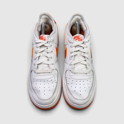 Nike Air Force 1 Low White Safety Orange, buty sportowe damskie w bardzo dobrym stanie rozmiar 38, widok z przodu