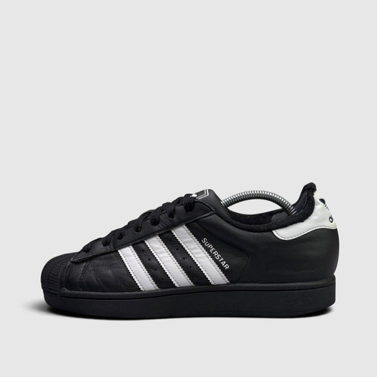 Adidas Superstar II Black White, buty sportowe męskie w dobrym stanie rozmiar 42 2/3, boczny profil, lewa strona